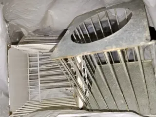 Portanidi per gabbie per uccelli