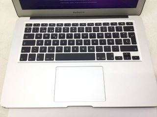 portatil apple apple macbook air core i5 1.8 13 (2017) (a1466)