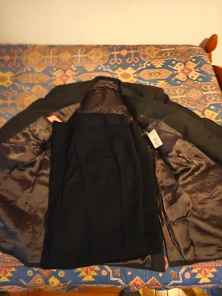 Americana y pantalón negro