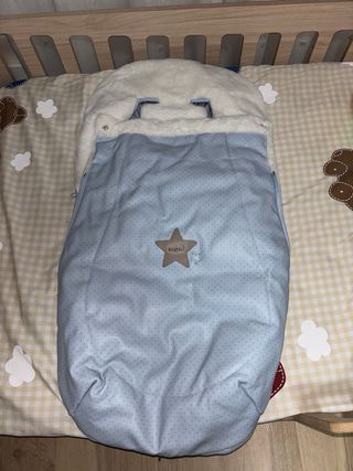 Saco para carro bebé azul con estrellas. NUEVO