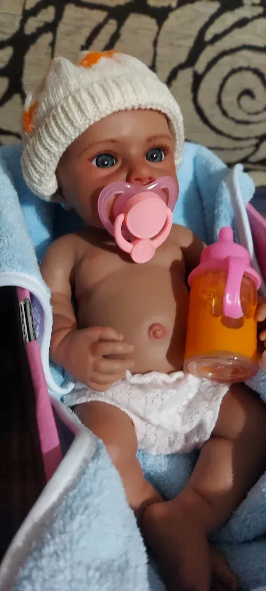 Bebita completa silicona piel oscura