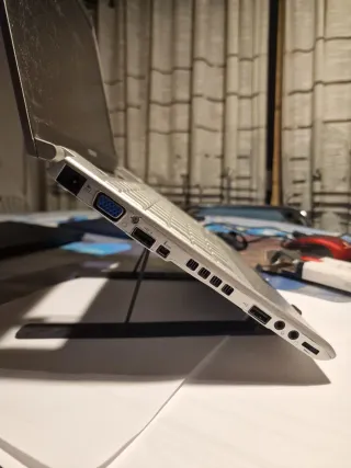 Suporte Portátil/Tablet Dobrável - Ajustável