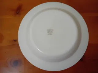 Plato hondo de porcelana con flores