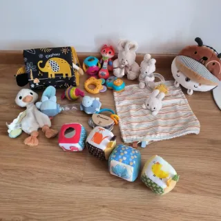 Lote Juguetes Bebé Peluches y Sonajeros