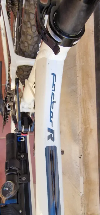 Bicicleta Mondraker Factor R