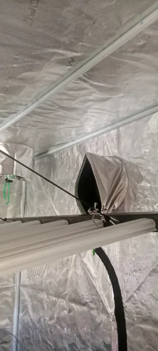 Armadio per coltivazione interna in tessuto