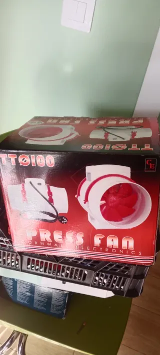 Armadio per coltivazione interna in tessuto