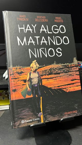 Hay algo matando niños, 1-5