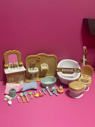 Casa de muñecas con chimenea