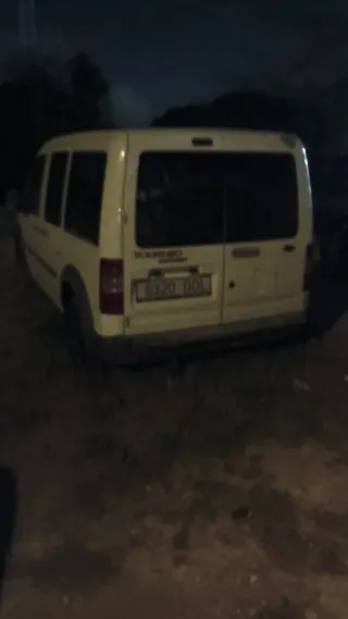 Ford E-Tourneo Courier 2004