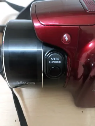 Cámara Samsung WB1100F Roja  Precio negociable.