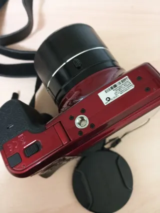 Cámara Samsung WB1100F Roja  Precio negociable.