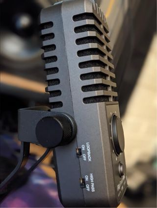 Microfono IK Multimedia iRig Stream interfaz audio