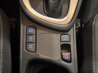 TOYOTA YARIS 1.5 VVT-I HEV BUSINESS PLUS 116 5P