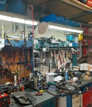 Taller de maquinas de jardineria