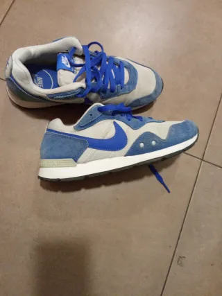 Zapatillas Nike Venture Runner Talla 40