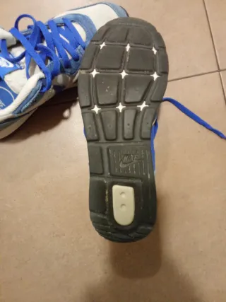 Zapatillas Nike Venture Runner Talla 40