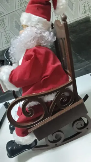 Papá Noel en Silla Mecedora