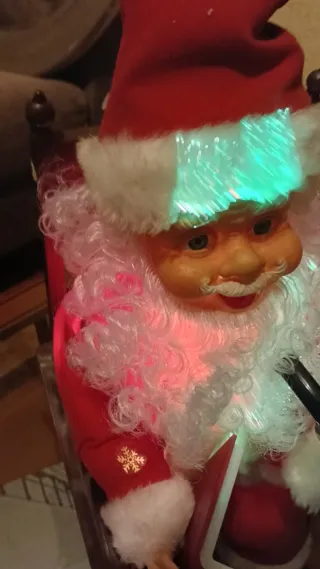 Papá Noel en Silla Mecedora