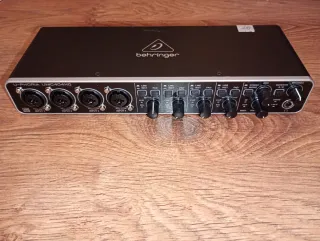 Behringer U-PHORIA UMC404HD Interfaz Audio
