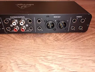 Behringer U-PHORIA UMC404HD Interfaz Audio