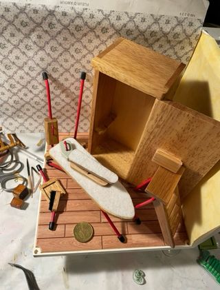 Armadietto pulizie Bodo Hennig per casa bambole