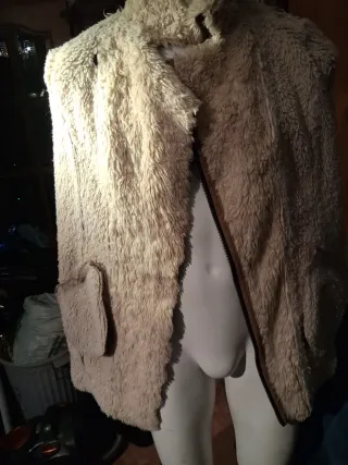 Chaqueta ante beige forro interior Stradiivarius