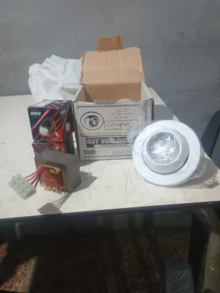 Caja Aro Empotrable Lámpara Multimirror 50W