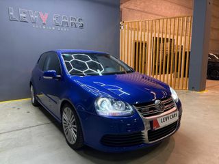 VOLKSWAGEN Golf 3.2 R32 4MOTION