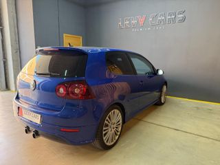 VOLKSWAGEN Golf 3.2 R32 4MOTION