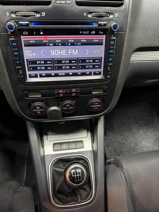 VOLKSWAGEN Golf 3.2 R32 4MOTION