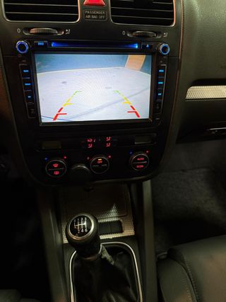 VOLKSWAGEN Golf 3.2 R32 4MOTION