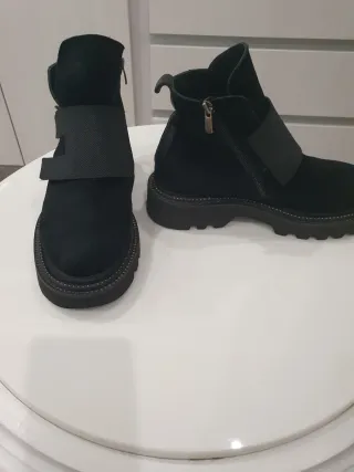 Botines negros piel y antelina