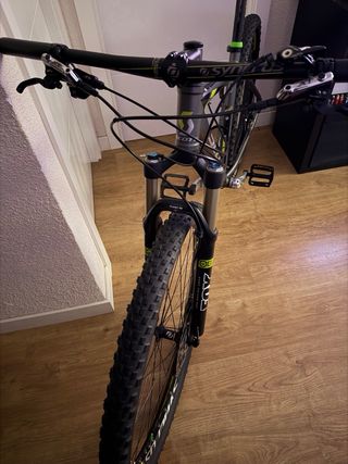 Bicicleta Scott Scale 950 29”