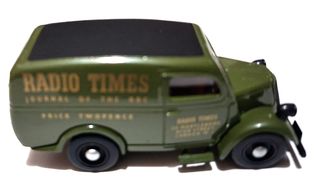 Modellino Ford E83W Van Radio Times