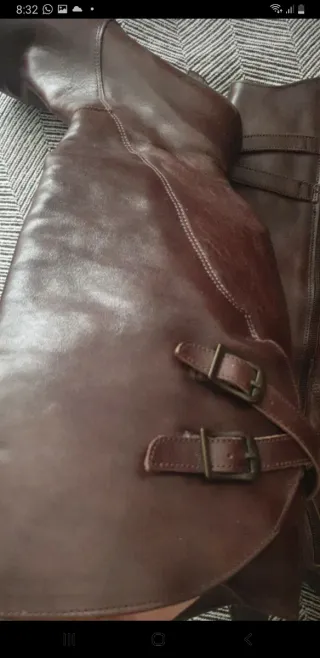 Botas de cuero marrones altas