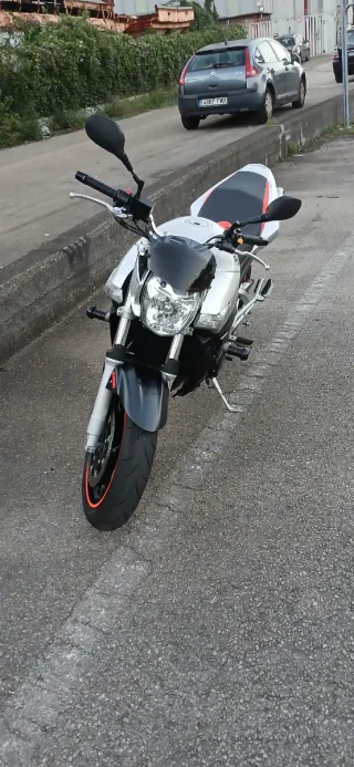 Suzuki GSR 600  impecable