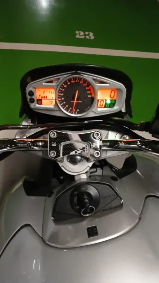 Suzuki GSR 600  impecable