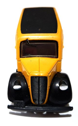 Modellino Ford E83W Van Heinz 1950 1:43