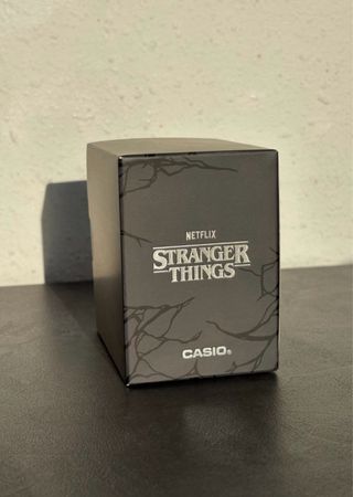 Casio x Stranger Things AQ-800EST-1AER Reloj