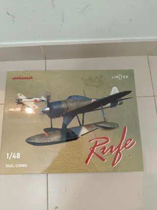 Eduard Rufe Zero Hidroavión 1/48 Dual Combo