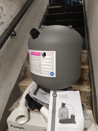 Bomba con filtro para piscina