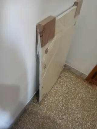 Specchio Nuovo con cornice in legno laccata bianca