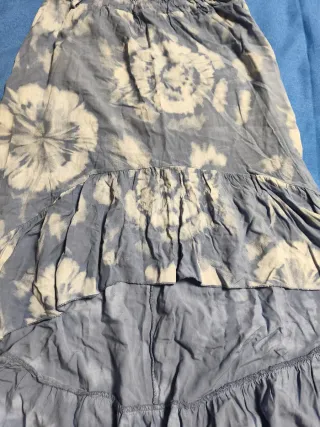 Falda larga tie-dye azul y blanco