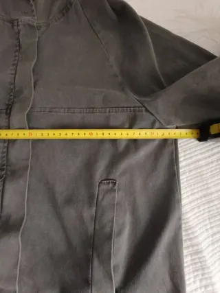 Chaqueta con capucha y lentejuelas Talla XL