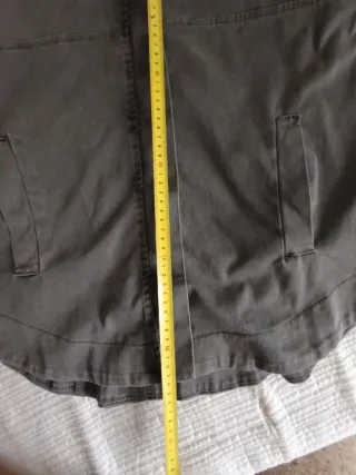 Chaqueta con capucha y lentejuelas Talla XL