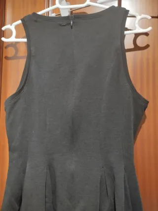 Vestido negro sin mangas
