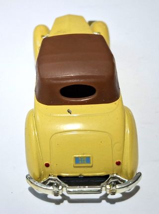 Cord 812 Supercharged 1937 scala 1:35