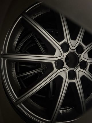 Llantas 18” Volvo con Neumáticos