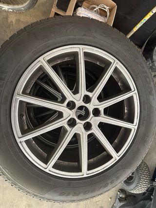 Llantas 18” Volvo con Neumáticos